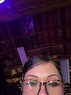 BlaizeyBBy Adlı Modelin Canlı Sohbet Odası