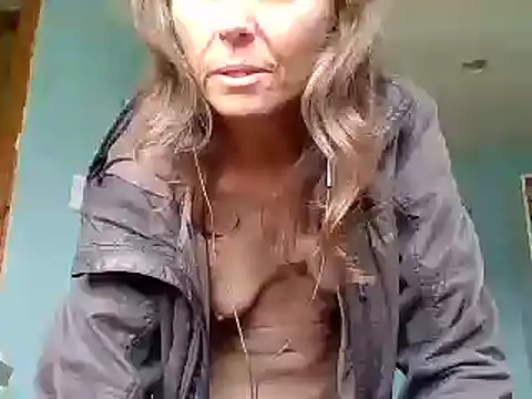 SexyRach75 Adlı Modelin Canlı Sohbet Odası