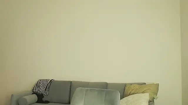 M1ssShyMira 실시간 채팅방