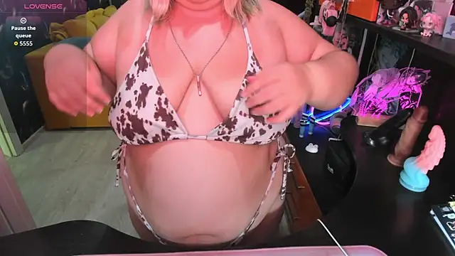 Softie_Sofy's Live Chat Room