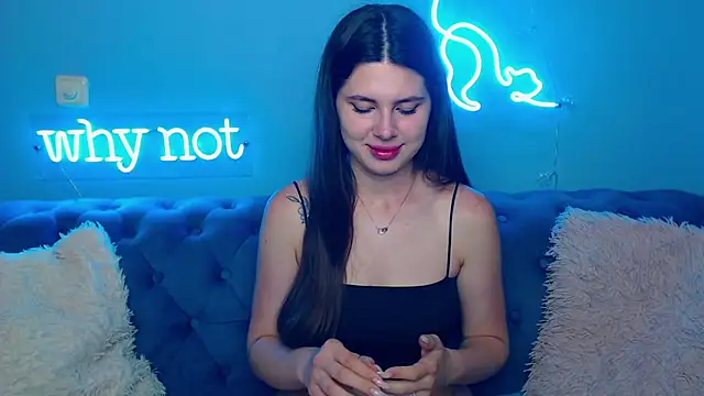 ViollinaLove Adlı Modelin Canlı Sohbet Odası