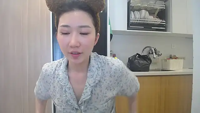 Živá chatovací místnost Asiagirll