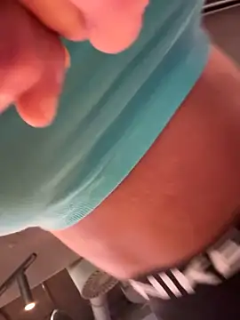 F3ckd0lllucy Live Chatraum