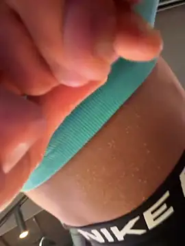 F3ckd0lllucy Live Chatraum