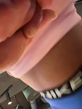 F3ckd0lllucy Live Chatraum