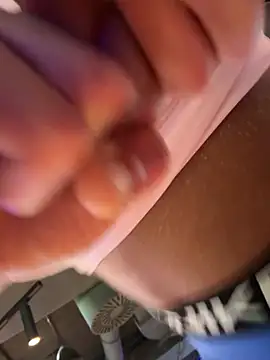F3ckd0lllucyのライブチャットルーム
