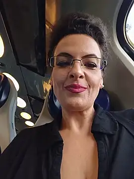 חדר צ'אט בשידור חי של RebeccaNoble
