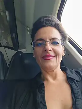 RebeccaNoble Adlı Modelin Canlı Sohbet Odası