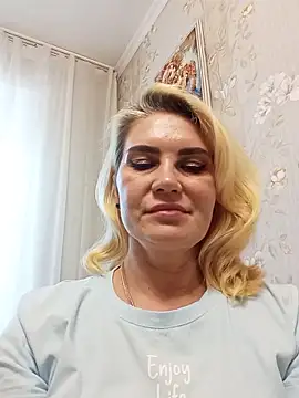 JennyOMay Adlı Modelin Canlı Sohbet Odası