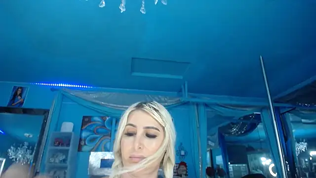 Živá chatovací místnost ADRIANNA_FOX