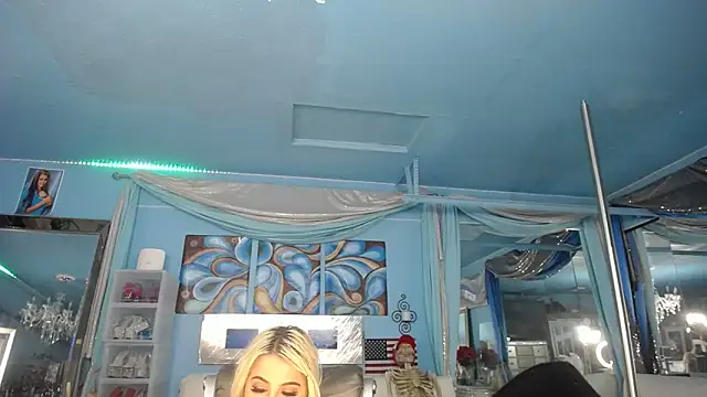ADRIANNA_FOX Cameră chat live