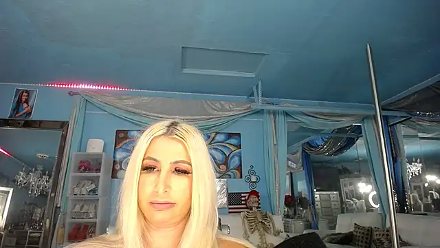 ADRIANNA_FOXn Live chat-huone