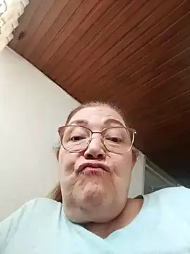 Vicky_Rosse's Live Chat Room