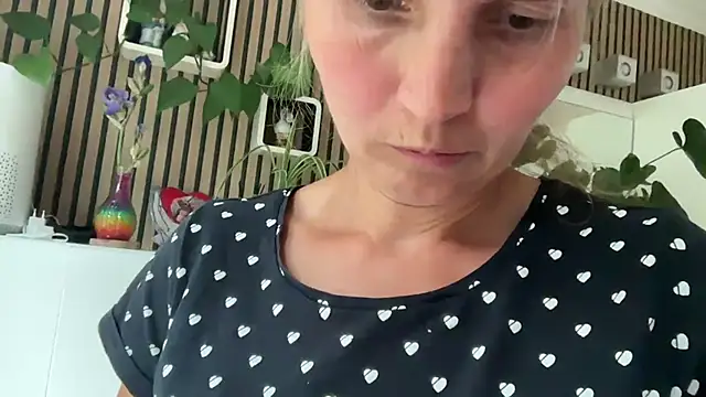 s-te-fan-i Adlı Modelin Canlı Sohbet Odası
