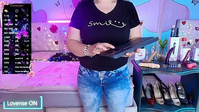غرفة دردشة Zaly_mature المباشرة