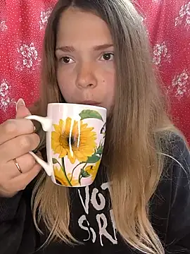 Zuli_Kiska Cameră chat live