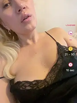 חדר צ'אט בשידור חי של YourBlondee