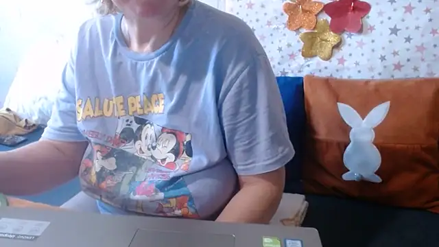 Živá chatovací místnost QueenLana