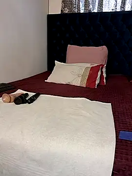 غرفة دردشة BootyCallEver المباشرة