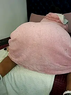BootyCallEver Adlı Modelin Canlı Sohbet Odası