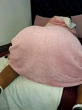 BootyCallEver Adlı Modelin Canlı Sohbet Odası