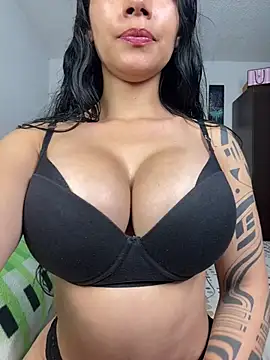 חדר צ'אט בשידור חי של Angela_isabella