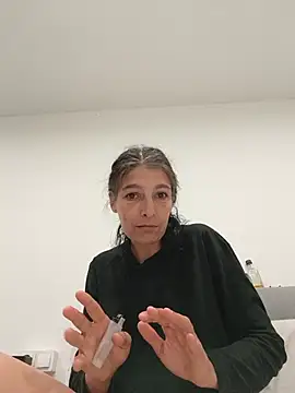 Sposini69 Adlı Modelin Canlı Sohbet Odası