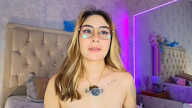 nini_love01 élő chatszobája