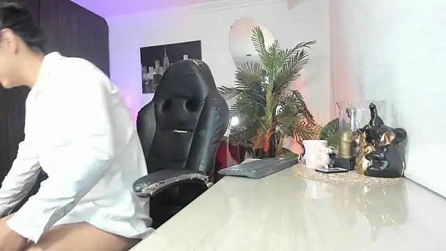 Chat soba uživo modela Amaia_Bushida
