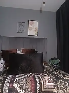RealMsPEARLsEXY69 Adlı Modelin Canlı Sohbet Odası