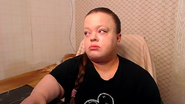חדר צ'אט בשידור חי של Janiffer_MiMi