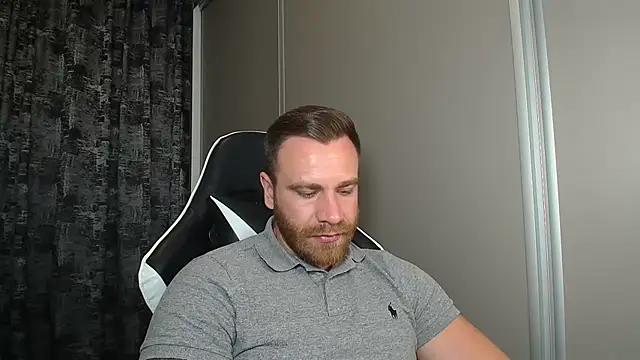 Thori92 Show in webcam