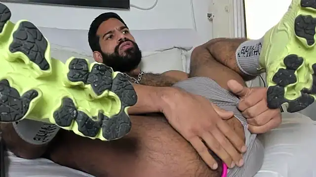 sweatyhairypig23 现场性爱视讯表演