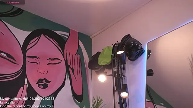 LucyAllenX – Naživo chatovacia miestnosť