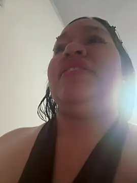 Lovelipsbig's Live Chat Room