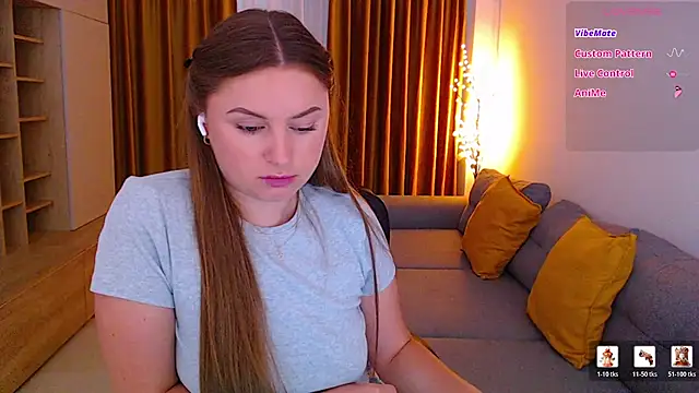 mia_bloomy's Live Chat Room