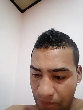 REYANIER Adlı Modelin Canlı Sohbet Odası
