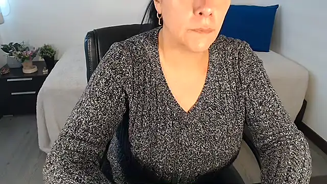 Hot__Milf-Latina__ чат на живо