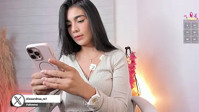 Alexandra_ra Live Chatraum