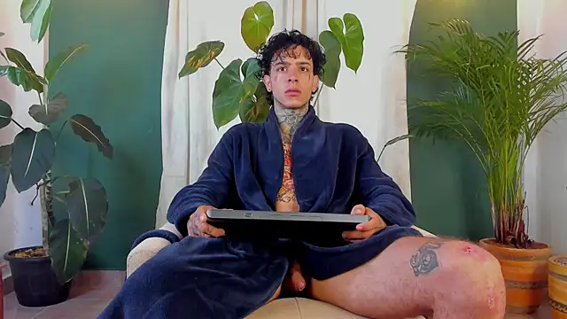 Aron_ford – live chatrum