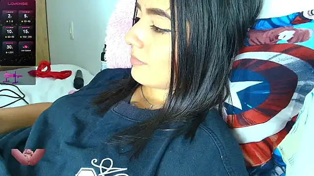 Danae_999's Live Chat Room