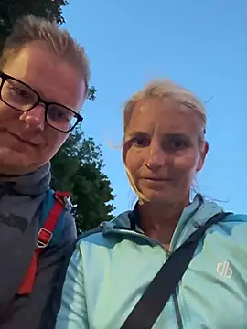 Živá chatovací místnost AnnualSunrise