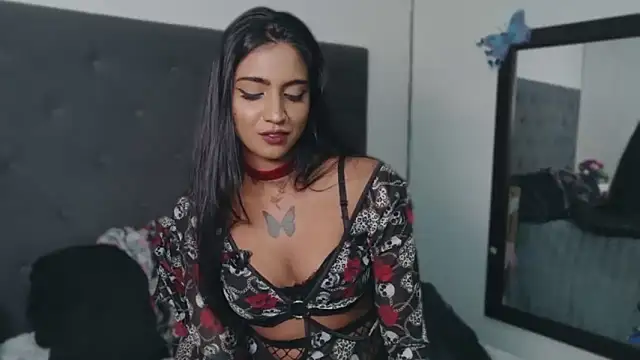Delilah_Blazee's Live Chat Room