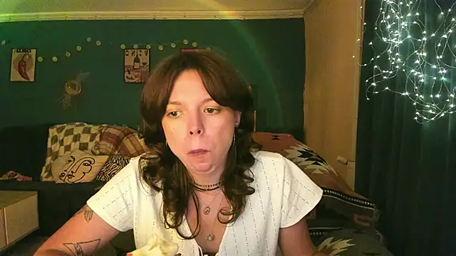 ClancyMorissey's Live Chat Room