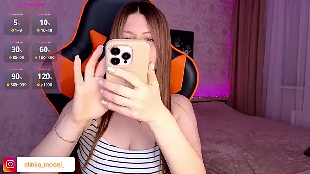 Elishka_ Adlı Modelin Canlı Sohbet Odası