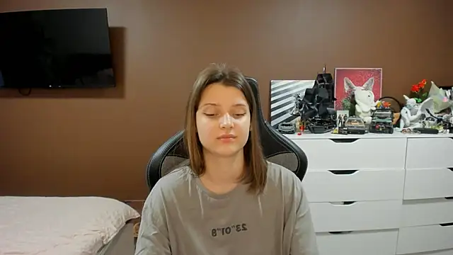 SoniNesti Adlı Modelin Canlı Sohbet Odası