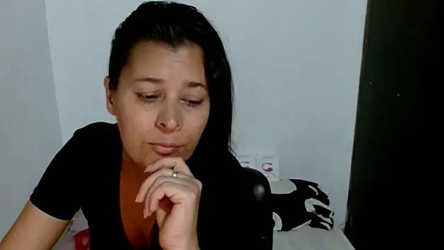 KARYNA_MILF Cameră chat live