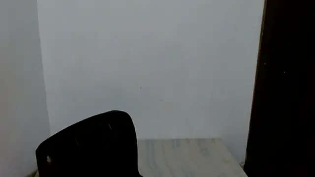 KARYNA_MILF 실시간 채팅방