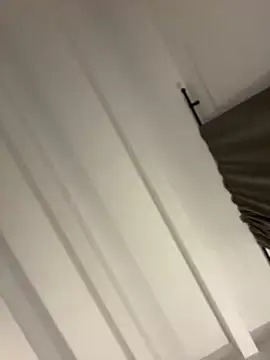 Chat soba uživo modela SelenaStone