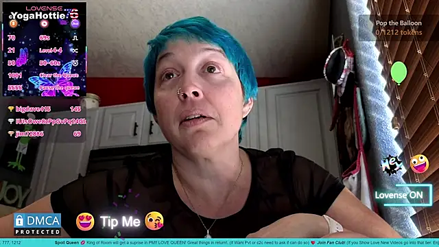 Živá chatovací místnost YogaHottie76